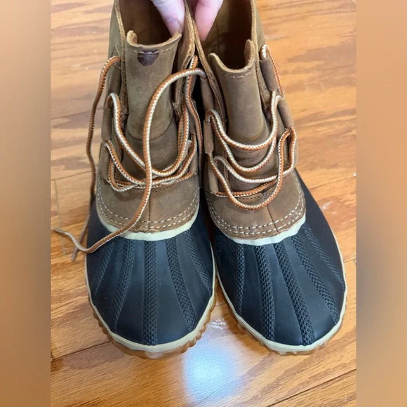 Sorel Out 'N About waterproof leather duck boots women's size 8 - Picture 2 of 7